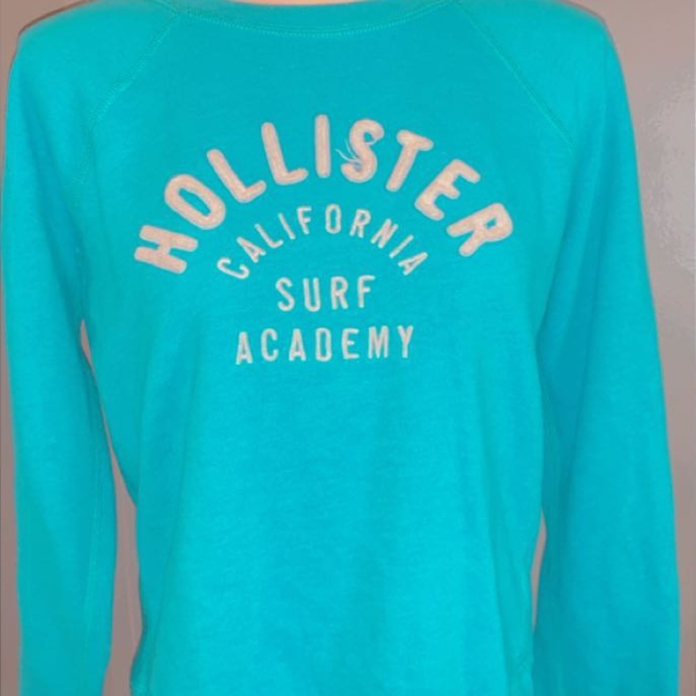 hollister crewneck